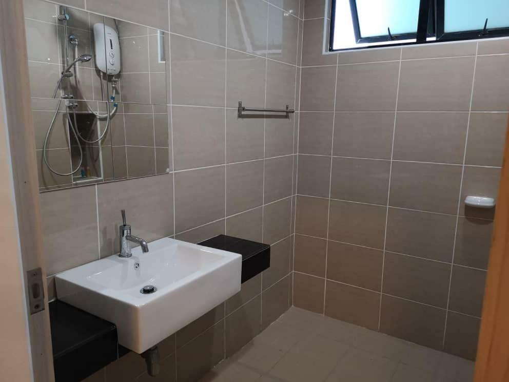 Skyloft Muslim Suite جوهر بهرو المظهر الخارجي الصورة